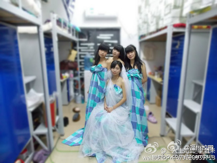 福州女大學生拍床單“婚紗”照 網(wǎng)友狂點贊(圖)