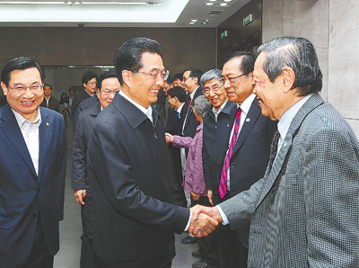 百年砥礪鑄輝煌 水木清華再奮進<BR>——記胡錦濤總書記在清華大學(xué)考察工作