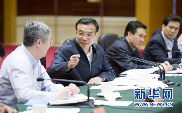 李克強：促改革調(diào)結(jié)構(gòu)惠民生 使經(jīng)濟發(fā)展行穩(wěn)致遠