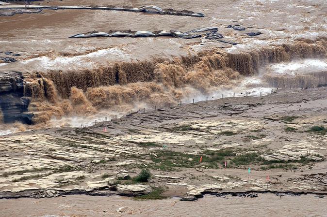 黃河壺口瀑布水量激增