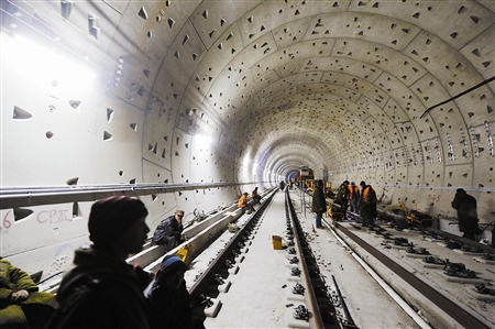 京津城際延長(zhǎng)線鋪軌收尾 濱海新區(qū)到北京45分鐘