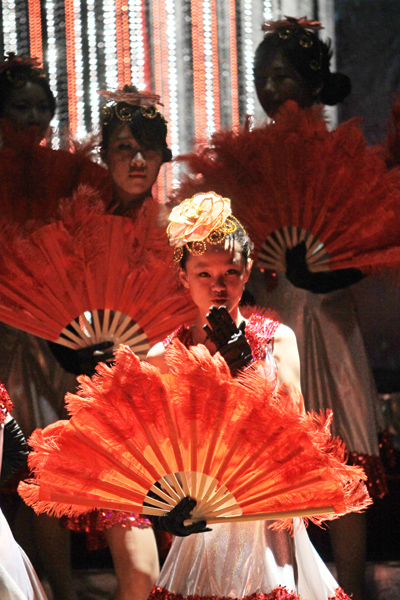 天津惠靈頓國(guó)際學(xué)校舉行音樂(lè)劇演出 全部由學(xué)生出演