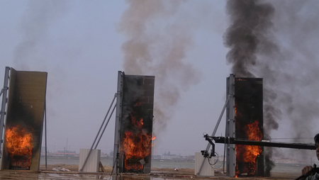 大型墻體保溫層燃燒試驗(yàn)見(jiàn)證活動(dòng)昨日在濱海舉行