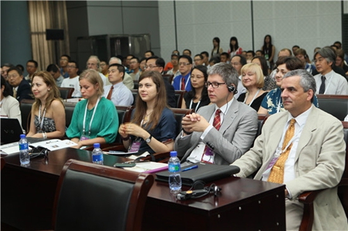 2013年孔子學(xué)院外方院長研修班在南開大學(xué)開班