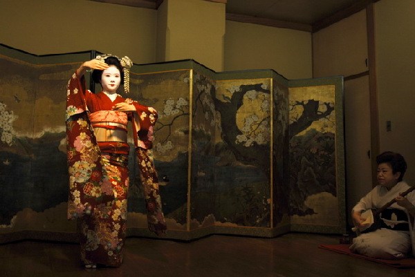 日本京都“花街”藝妓新年開門接客