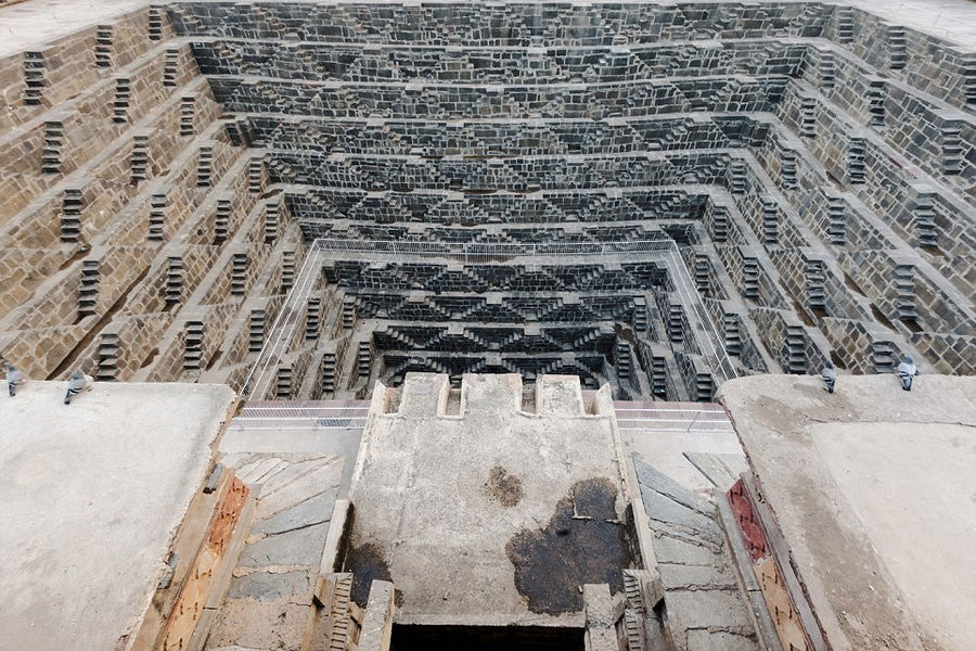 印千年古井設(shè)3500級(jí)臺(tái)階似迷宮(組圖)