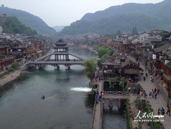 鳳凰“門票新政”滿月現(xiàn)場(chǎng)調(diào)查——誰是贏家？