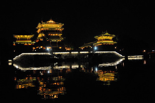 “江蘇紅色旅游行”之夜游鳳城河