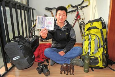 90后樂(lè)山小伙 湊來(lái)5萬(wàn)元一年半騎行亞非18國(guó)