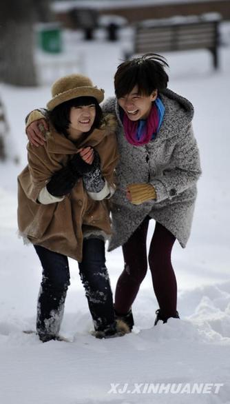 烏魯木齊連續(xù)發(fā)布道路結(jié)冰、暴雪預(yù)警