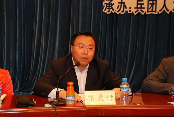 局長(zhǎng)校園行暨大學(xué)生創(chuàng)業(yè)、就業(yè)典型報(bào)告會(huì)在石大舉行