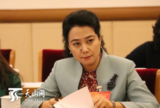 全國(guó)人大代表穆合塔拜：普法教育從娃娃抓起