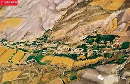 伊犁零距離：伊犁：藍(lán)與綠，你不曾遇到的純粹