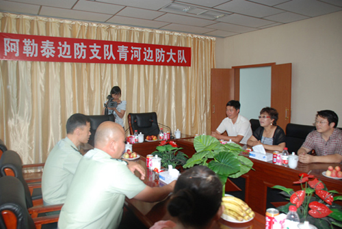 社區(qū)慰問進(jìn)軍營(yíng)