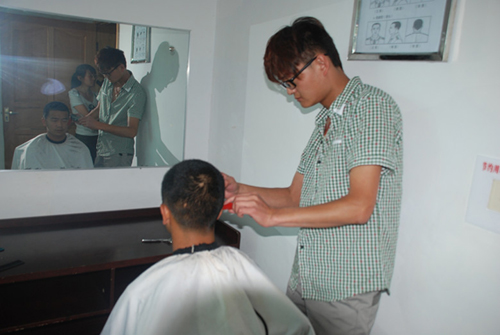 社區(qū)慰問進(jìn)軍營(yíng)