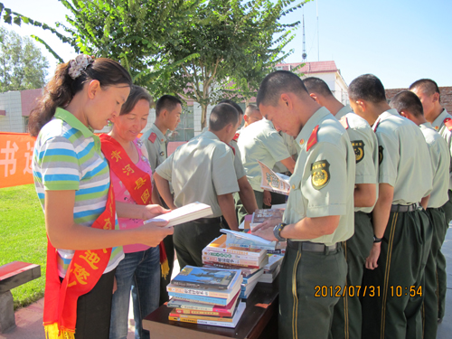 青河縣：文化進(jìn)警營 官兵樂享文化大餐
