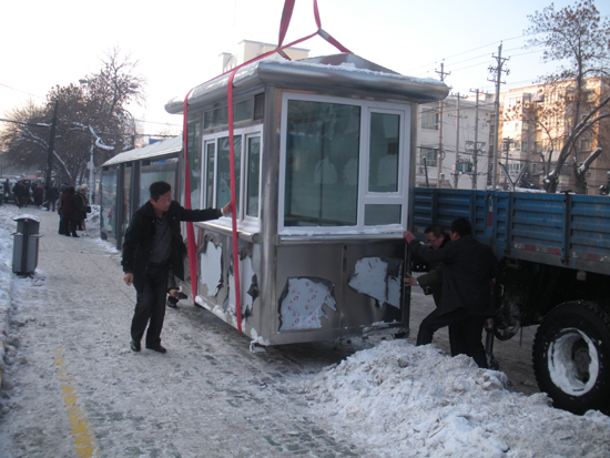 伊犁州:愛(ài)心候車(chē)取暖屋溫暖群眾心