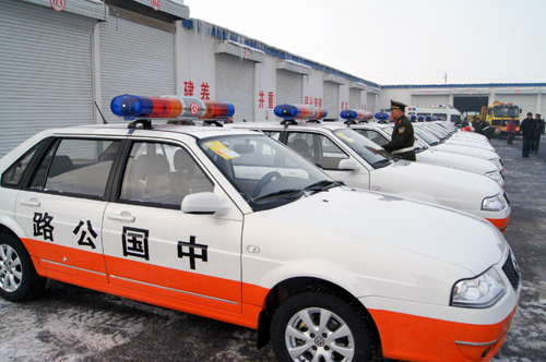 新疆兵團六師五家渠市交通局為基層團場配發(fā)14輛執(zhí)法車