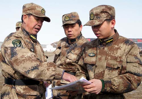 新疆兵團(tuán)六師共青團(tuán)農(nóng)場(chǎng)民兵軍訓(xùn)強(qiáng)素質(zhì)