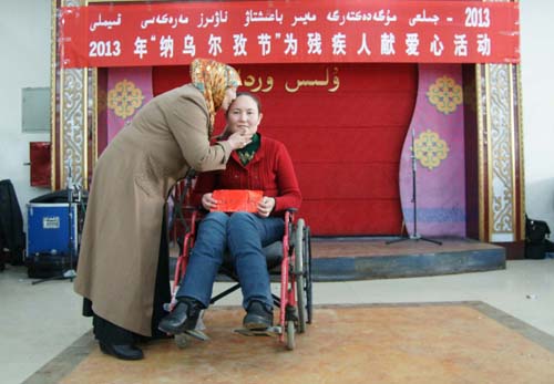 青河縣慈善母親肉孜節(jié)動員社會力量獻愛心