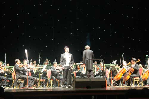 中央新疆工作座談會召開三周年交響音樂會舉行