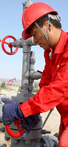 新疆克拉瑪依油田：守護(hù)193英雄井的石油人