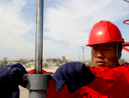 新疆克拉瑪依油田：守護(hù)193英雄井的石油人