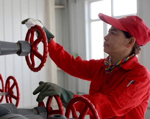 新疆克拉瑪依油田：守護(hù)193英雄井的石油人