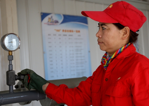 新疆克拉瑪依油田：守護(hù)193英雄井的石油人