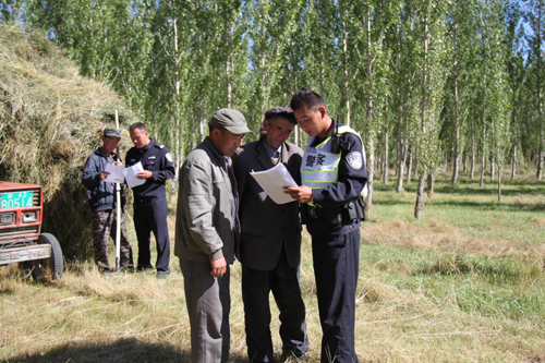 和布克賽爾縣莫特格鄉(xiāng)加強草原防火宣傳