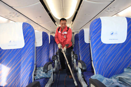 烏魯木齊T3現(xiàn)古爾邦節(jié)出行小高峰 南航日均運送旅客超萬人