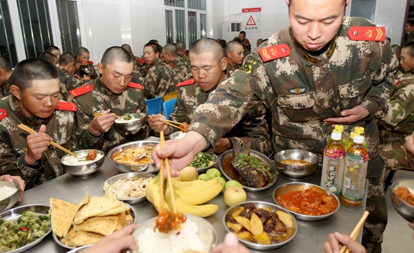 新疆克拉瑪依：“六個(gè)一”愛(ài)暖新兵心