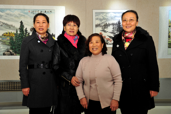 油城四名退休女工辦畫展