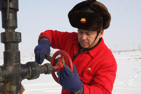 新疆克拉瑪依油田原油穩(wěn)產(chǎn)千萬噸