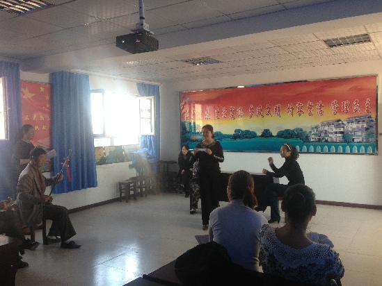 烏蘇市大樹莊子村“三民”工作組“送文化進(jìn)村”