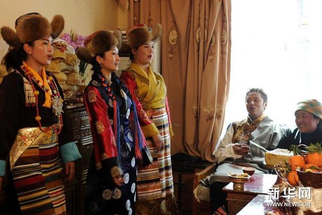 拉薩老城區(qū)年味正濃