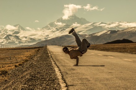 90后新人現(xiàn)驚世之作 十萬(wàn)張照片造《西藏星空》