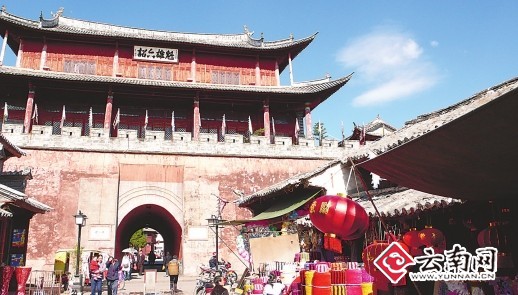 云南大理明朝古城樓起火被毀 沒有造成人員傷亡(圖)