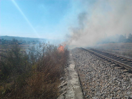 昆鐵警方及時出警 成功處置多起突發(fā)火情