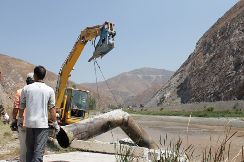 拆掉排污口 清水涌出來 昆明東川區(qū)積極整治“牛奶河”