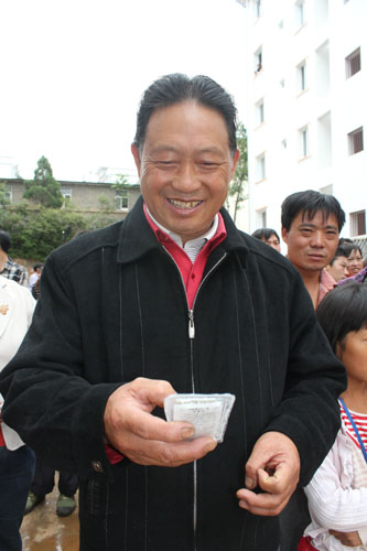 昆明東川158戶“三區(qū)”移民有了新家 “危險(xiǎn)期”免費(fèi)居住