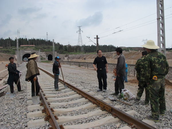 昆鐵警方全力確保廣昆復(fù)線安全穩(wěn)定