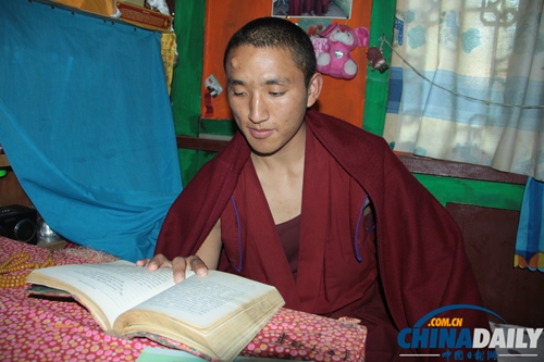 云南迪慶完善寺院管理 著力打造全國(guó)最穩(wěn)定藏區(qū)