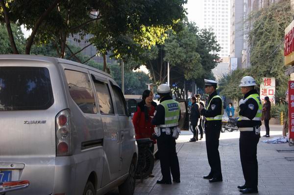 昆鐵警方開展站周道路交通專項整治