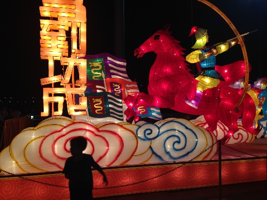 新加坡華人跨年喜迎馬年（圖）