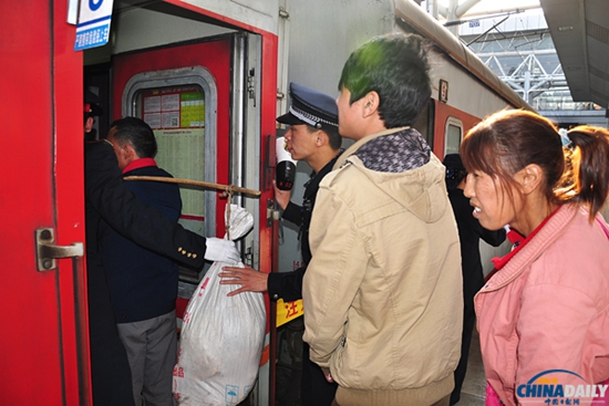 春運(yùn)故事：列車安全的守護(hù)者