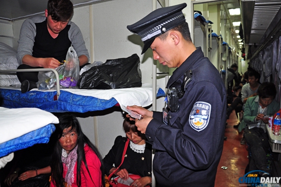 春運(yùn)故事：列車安全的守護(hù)者