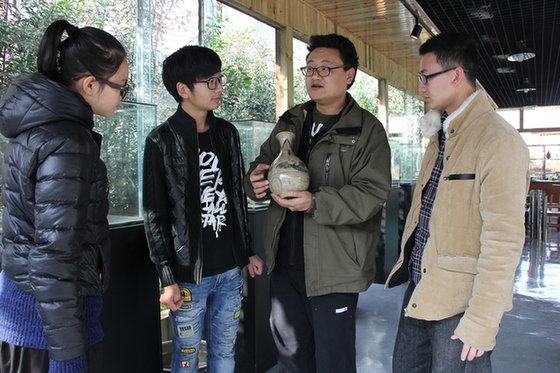 吳白雨：復(fù)興玉溪窯的領(lǐng)頭人