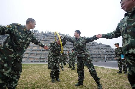 浙江邊防百名師團(tuán)級(jí)干部“當(dāng)新兵”
