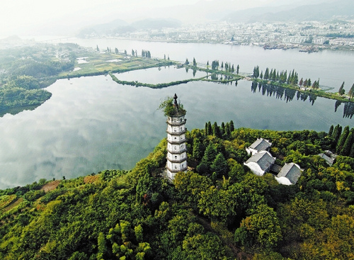 杭州：三江兩岸畫(huà)如新